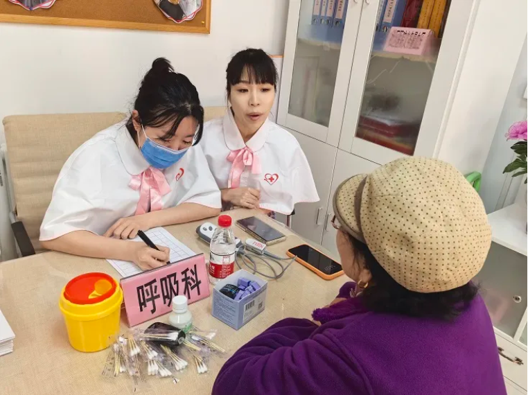  “暖陽行”社區(qū)護理義診活動