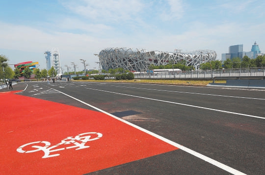 奧林匹克中心區(qū)將陸續(xù)開通最后5條封閉道路，形成七橫七縱、快慢行結(jié)合的交通網(wǎng)，方便市民游客駕車、騎行。