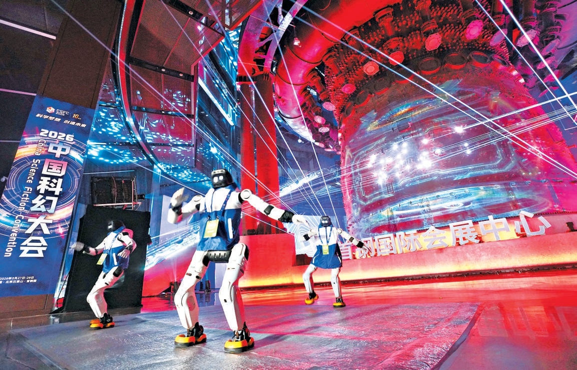 首鋼園為游客營(yíng)造身臨其境的未來(lái)科幻場(chǎng)景體驗(yàn)。