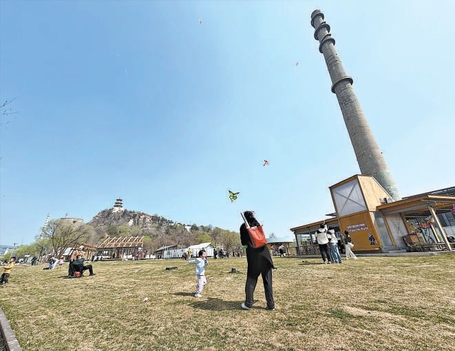 清明假期，永定河集成為不少市民游客光顧的微度假勝地。