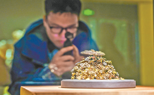 李靜訓(xùn)墓出土的鬧蛾金釵。