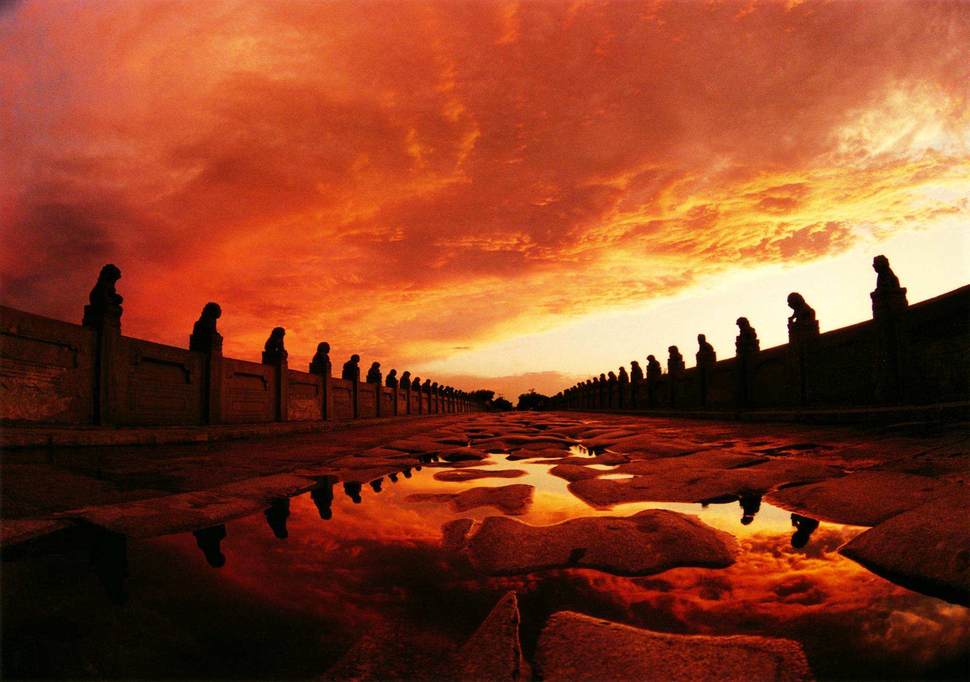 晚霞映射下的盧溝橋