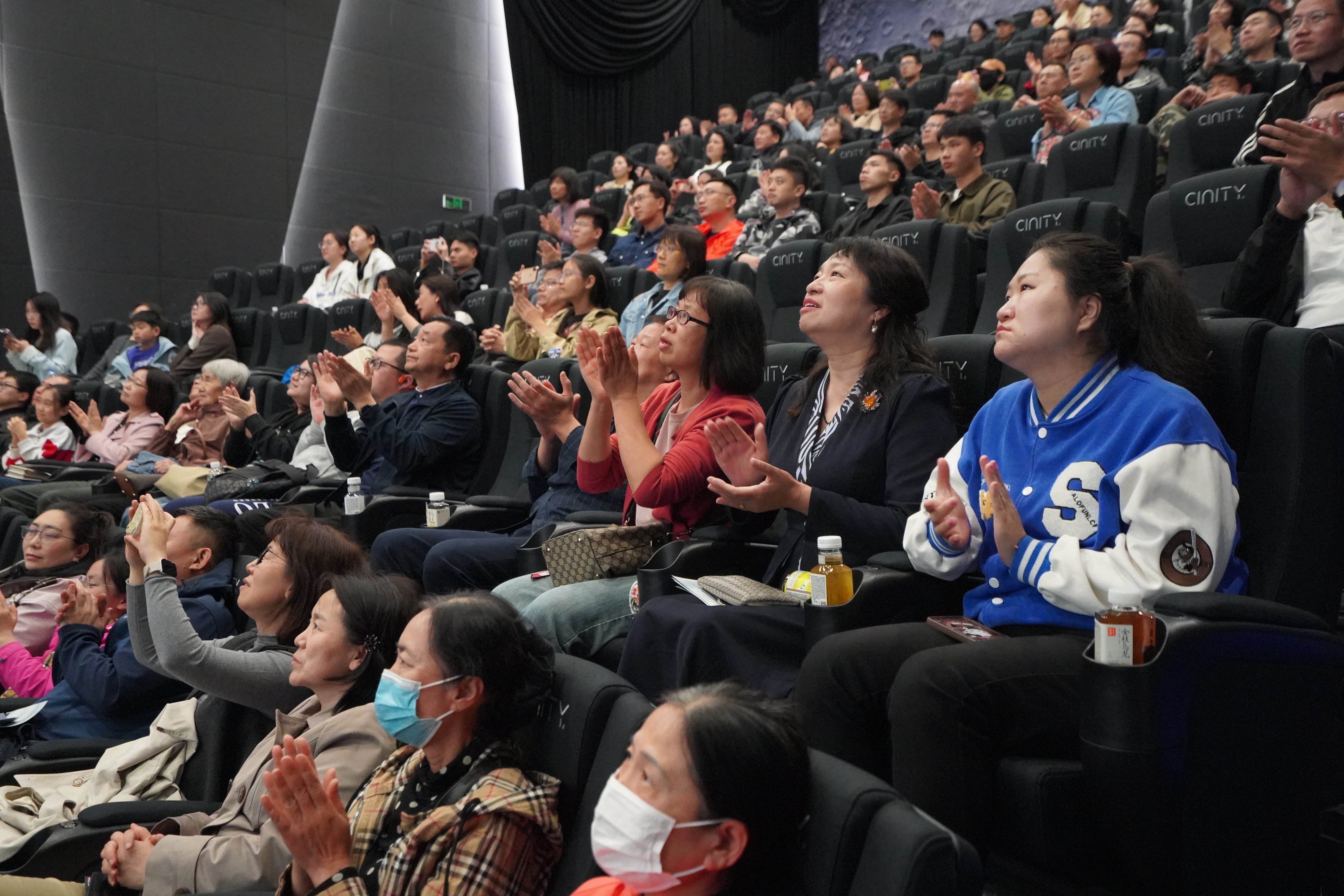 國家大劇院舞臺藝術“第二現(xiàn)場”首場直播打造文化傳播新范式