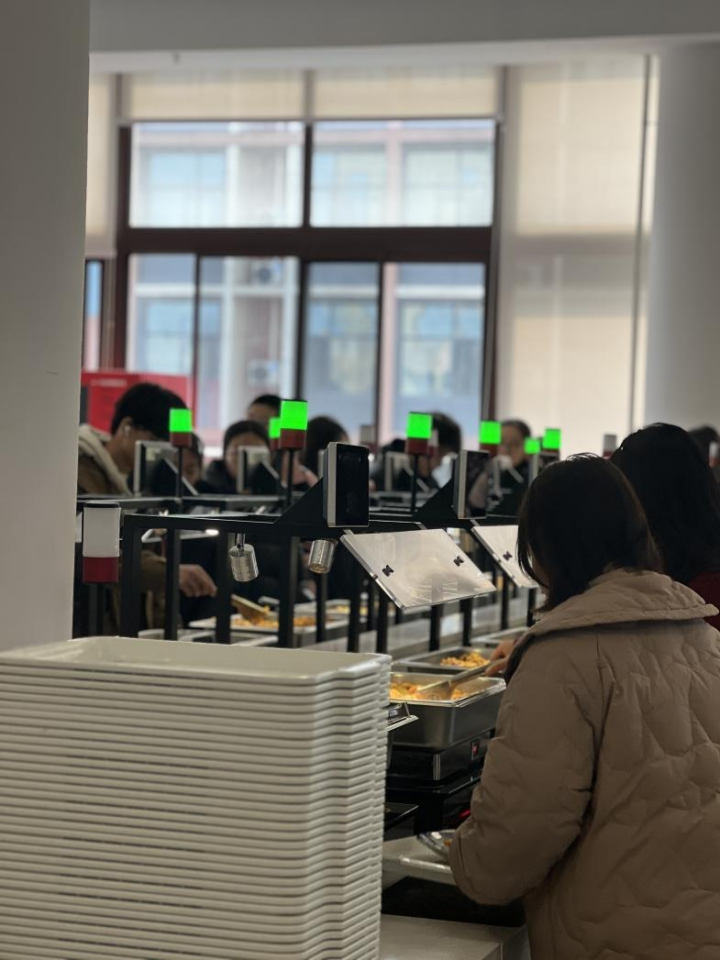 自助餐線助力“光盤行動(dòng)”