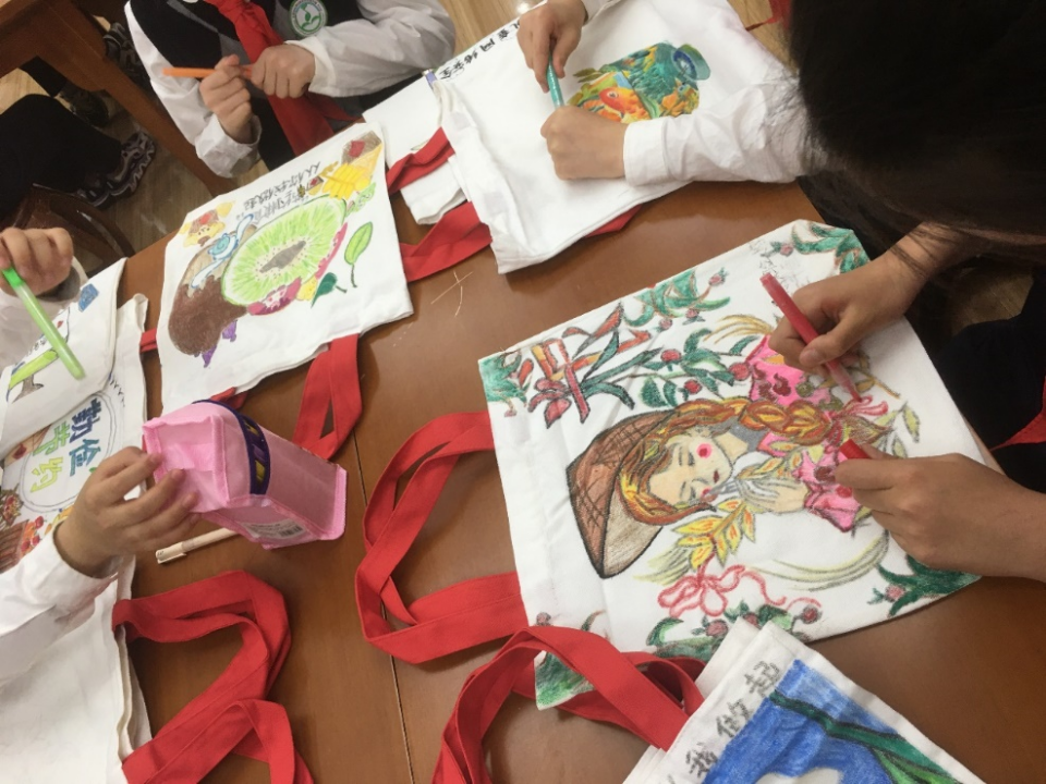 “小手繪食尚 節(jié)儉有新生”