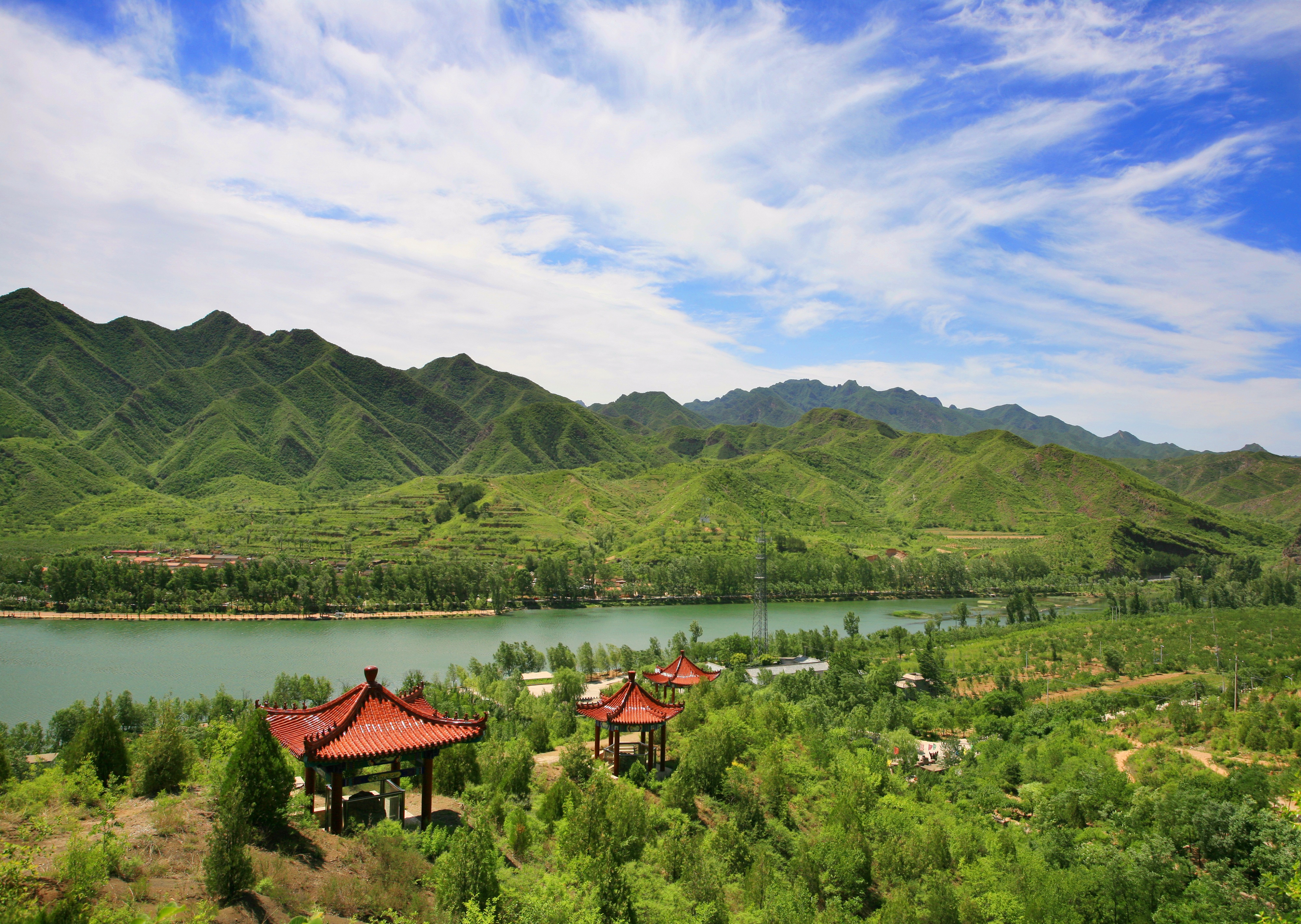 線路六硅化木保護(hù)亭