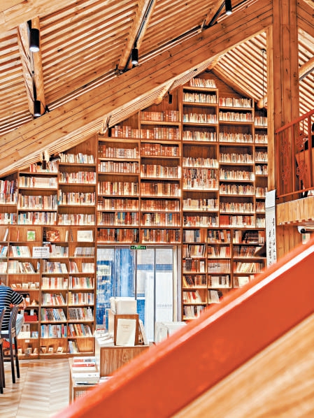 當(dāng)書店不止于書 北京一年新開百余家 面貌多樣業(yè)態(tài)多元