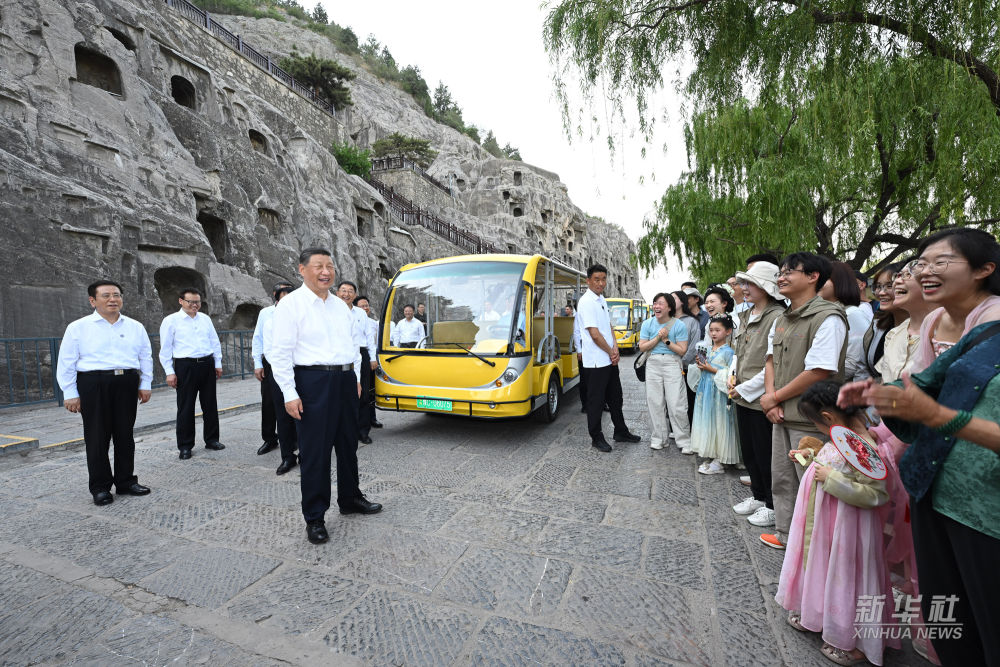 習(xí)近平在河南洛陽(yáng)市考察調(diào)研