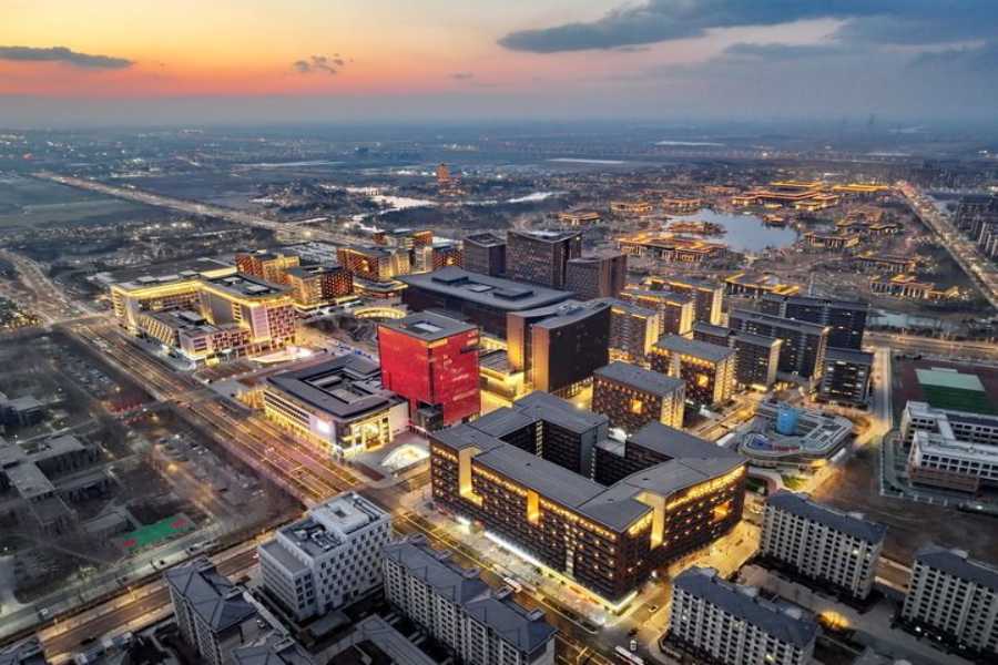 2025年3月15日拍攝的雄安商務(wù)服務(wù)中心夜景（無(wú)人機(jī)照片）。