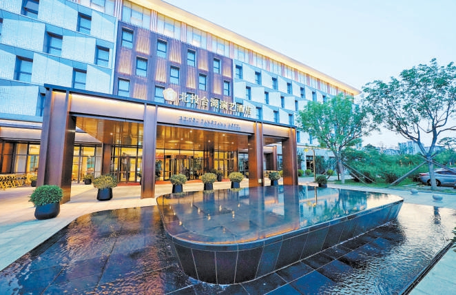 近日，通州北投臺(tái)湖演藝酒店獲評(píng)綠色建筑二星級(jí)標(biāo)識(shí)。