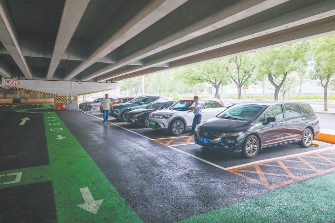 聯(lián)想橋橋下空間改造完成后功能布局更均衡合理。