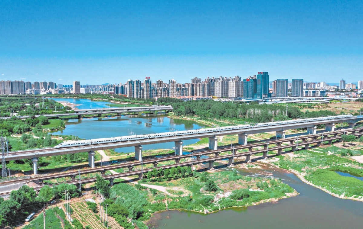 京唐城際鐵路跨三河市潮白河。
