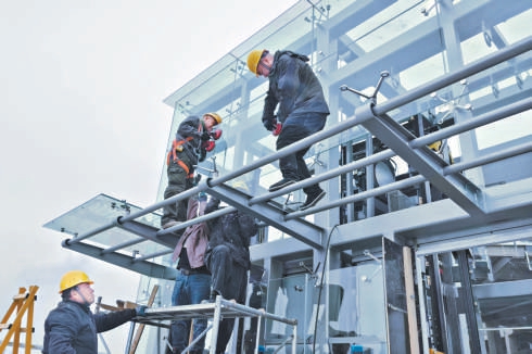 正在建設(shè)中的六環(huán)高線公園啟動(dòng)段現(xiàn)場(chǎng)。