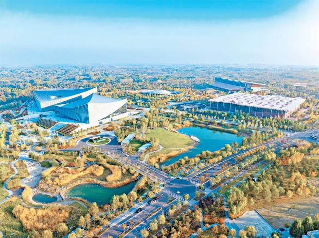 城市副中心三大文化建筑秋色如畫。