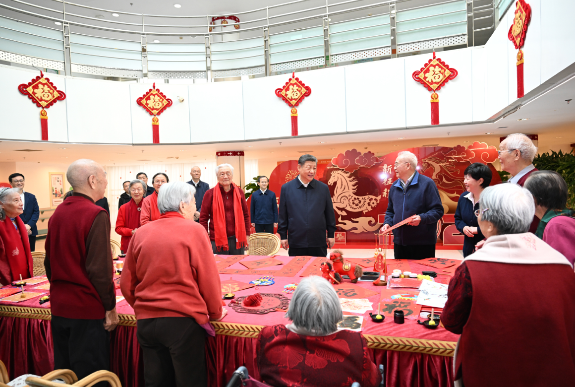 習近平總書記向全國各族人民拜年！