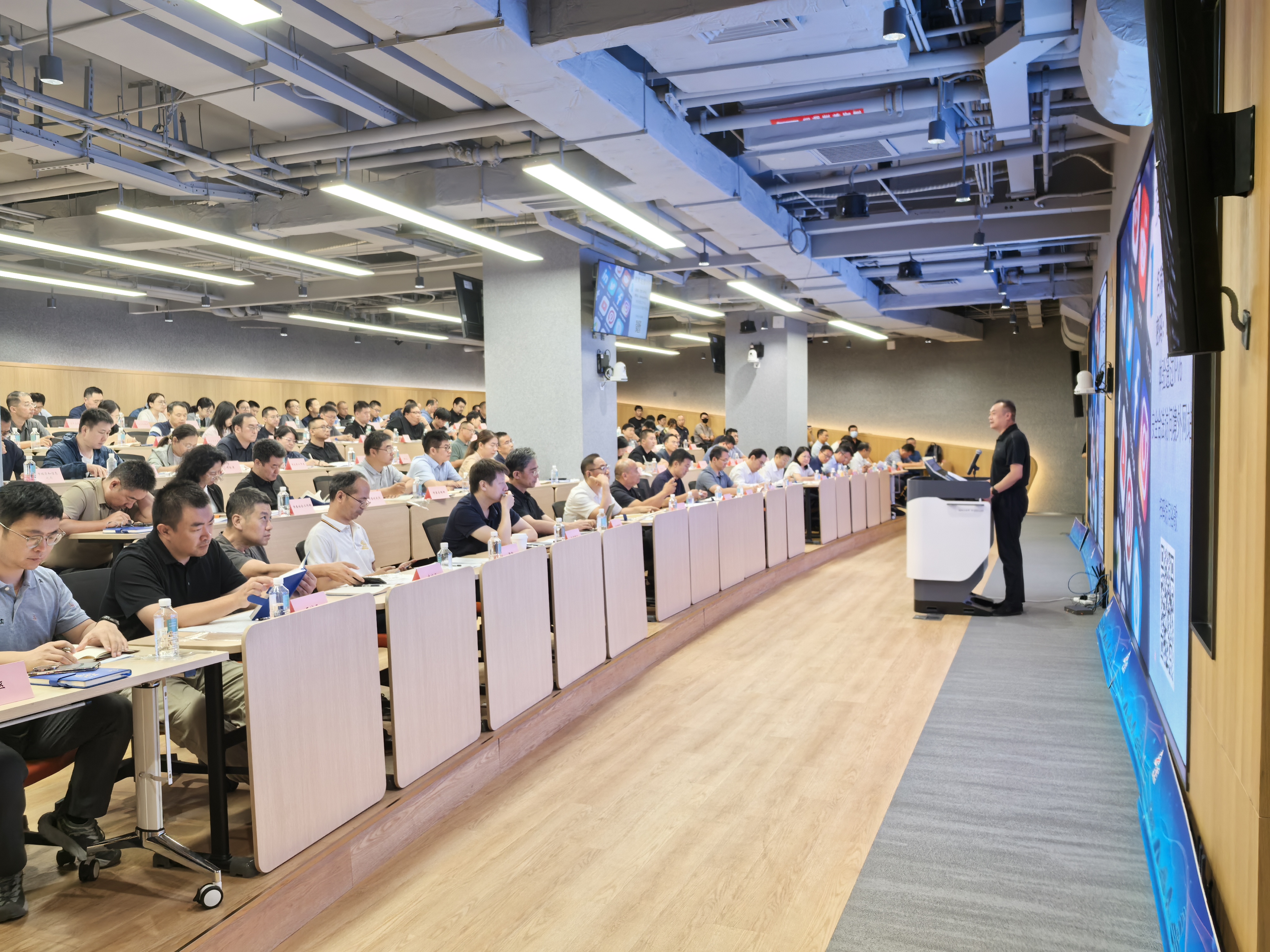 市委機(jī)要局、北京銀行等作經(jīng)驗(yàn)分享