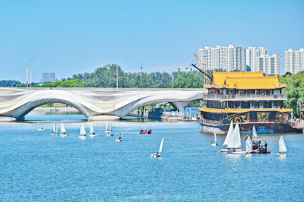 2025年，青少年揚(yáng)帆競(jìng)速大運(yùn)河。