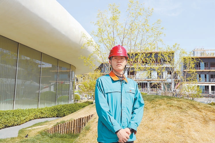 “灣里”項目3標段汀云小鎮(zhèn)現(xiàn)場生產(chǎn)負責人孟雪峰。