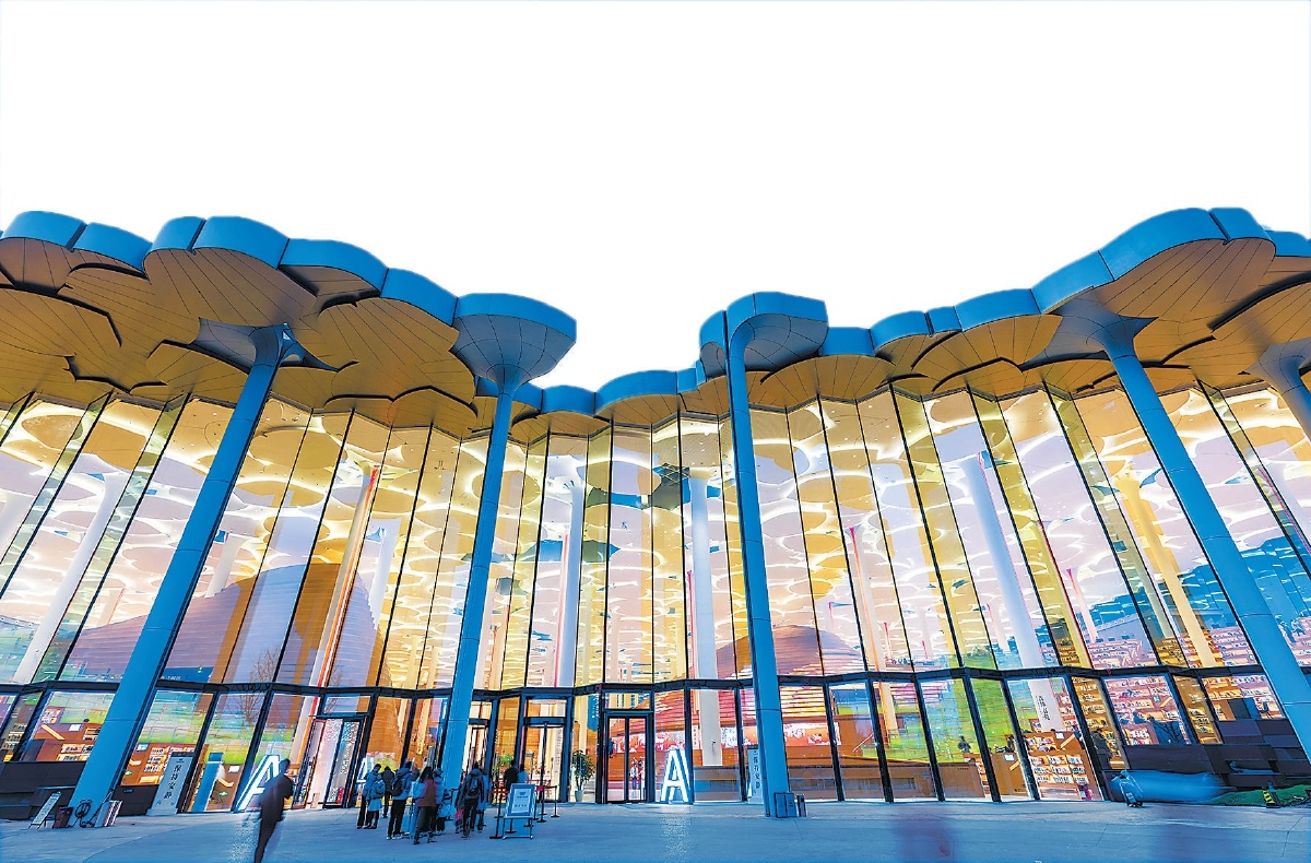 圖為傍晚時分的北京城市圖書館。