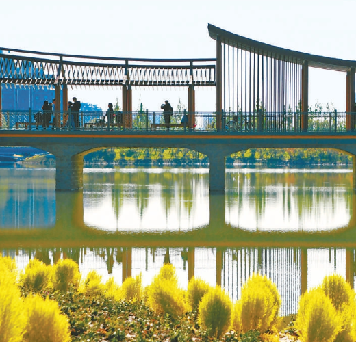 呈“一湖、兩堤、十二島”格局 與故宮博物院北院交相輝映 玉河濕地公園開園迎客