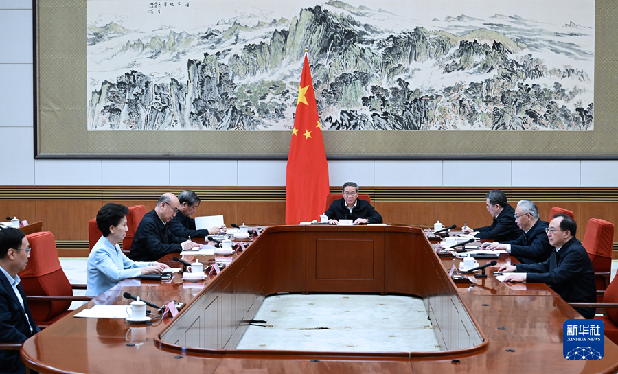 4月17日，國務院以“加強預期管理，協(xié)同推進政策實施和預期引導”為主題，進行第十三次專題學習。國務院總理李強主持學習。